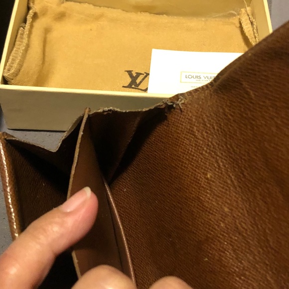 Coin Purse 💯 Authentic. - Picture 13 of 14